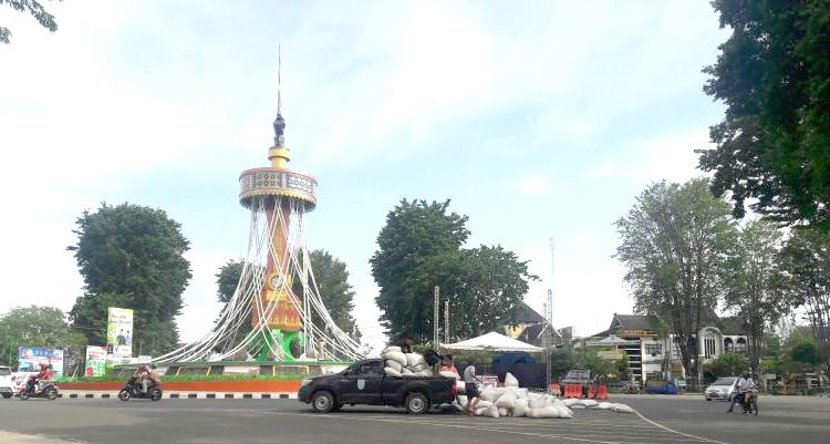 Kawasan Kuliner Tugu Keris Jambi Dialihkan